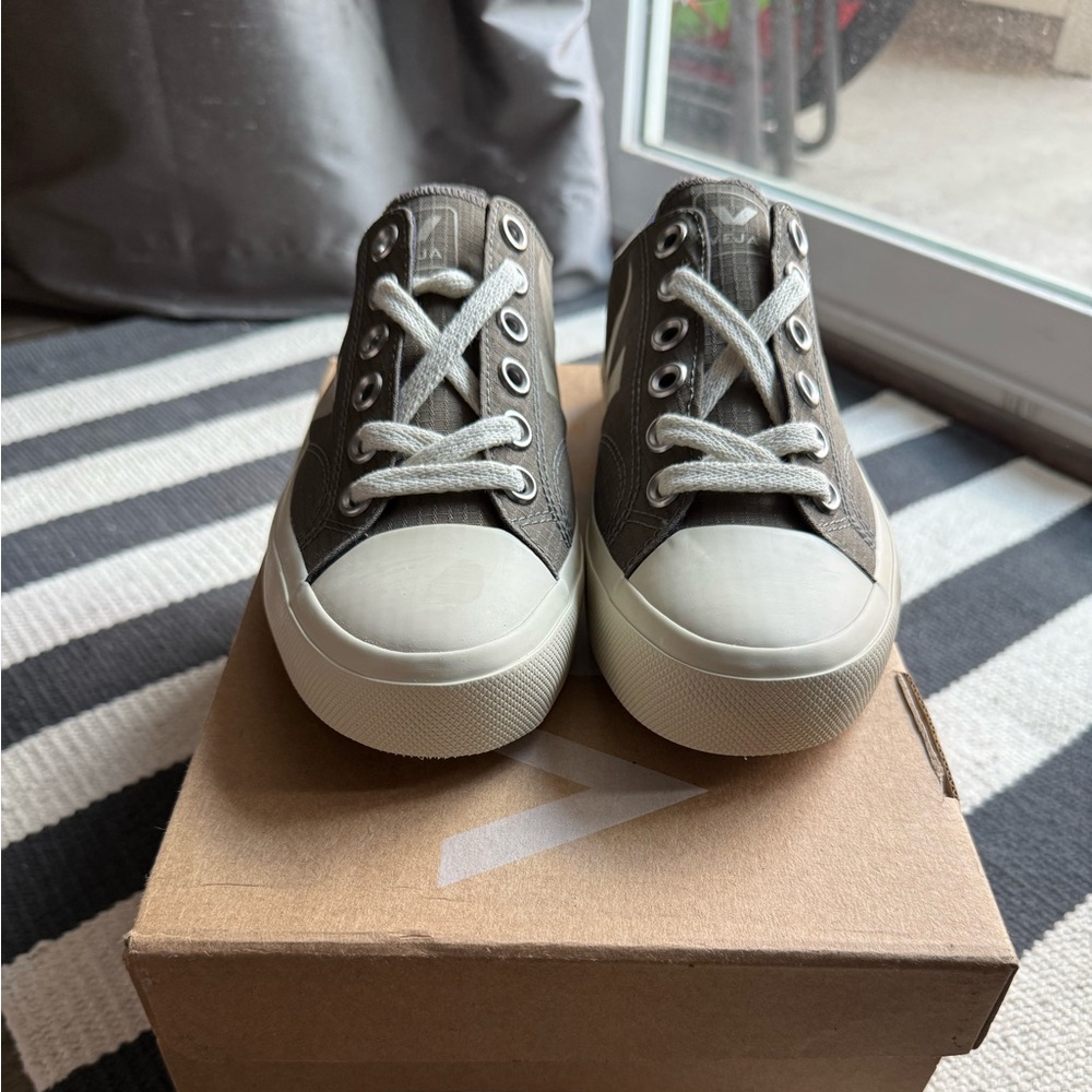 Veja Wata II canvas low ripstop sneakers in color neutral size eU 36 US 5